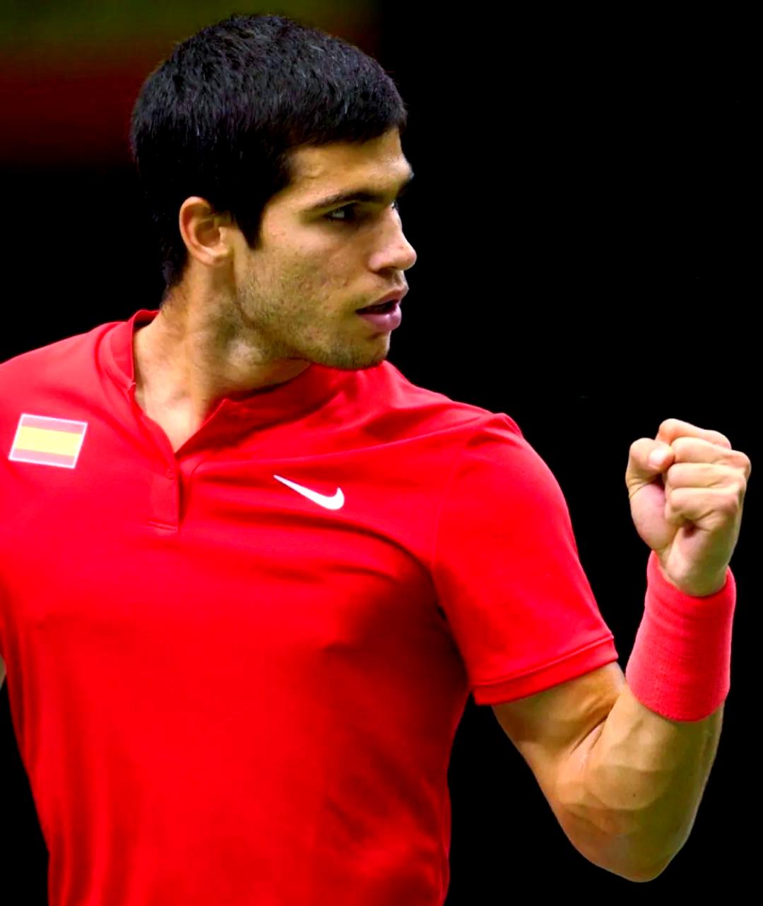 美网险胜拉沃尔杯，阿尔卡拉斯点燃赛场